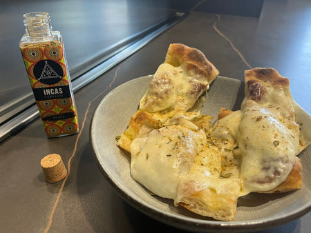 Focaccine al Formaggio con Mix di Spezie Delicato – Lo Snack Veloce e Irresistibile!